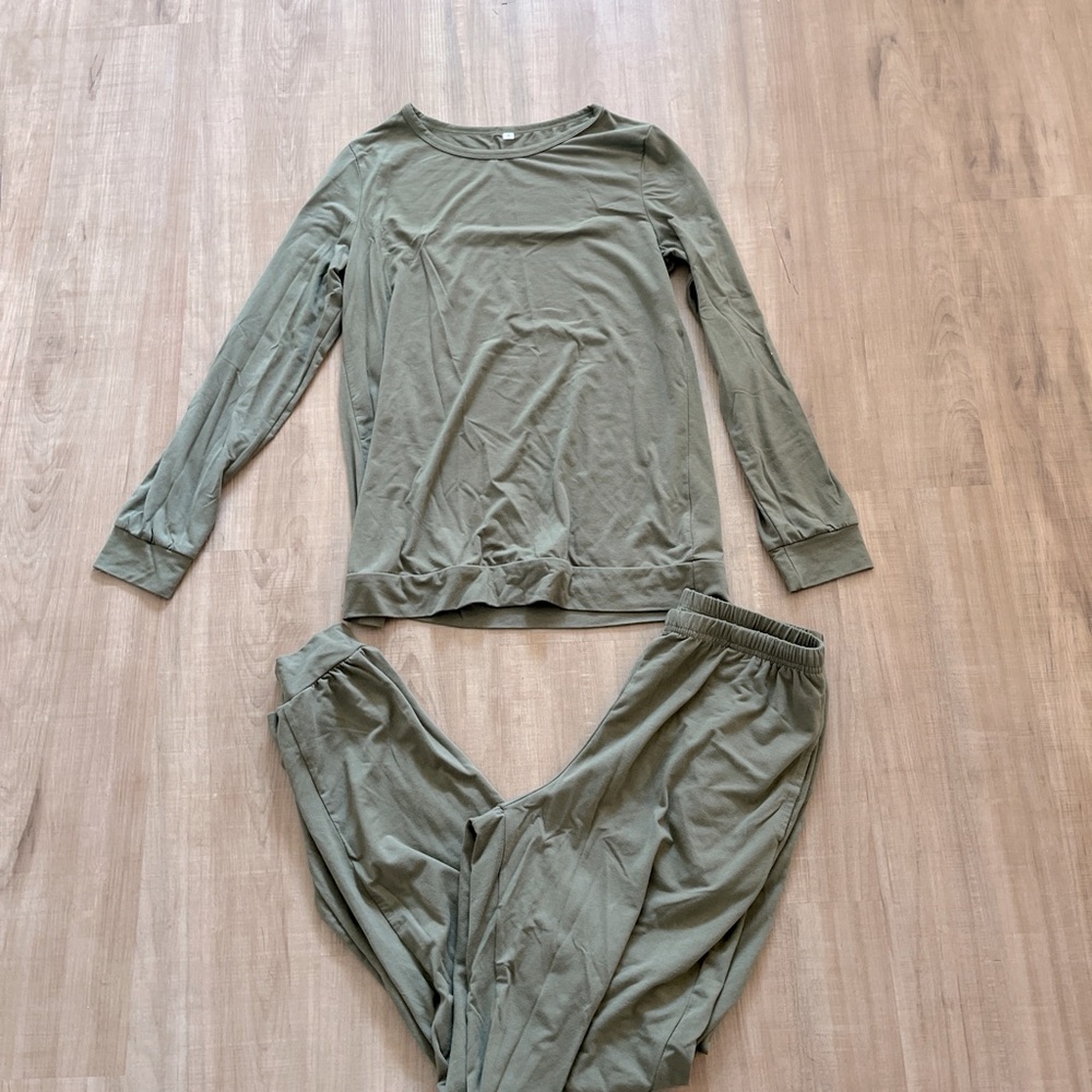 Green top/bottom loungewear